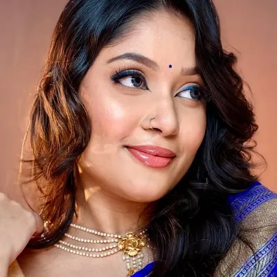 Triya Chakraborty ๐ถ Makeup Content Creator profile