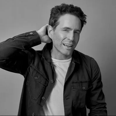 Glenn Howerton profile