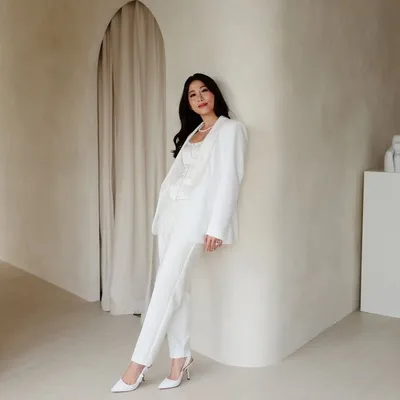 GLORIA LIM profile