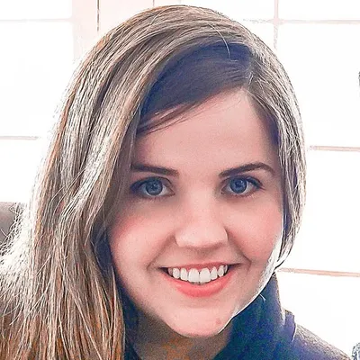 Alexa | Gloss & Glue profile