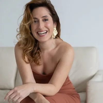 Demet Gül Official profile