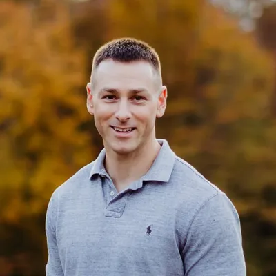 Lenny Niedosik profile