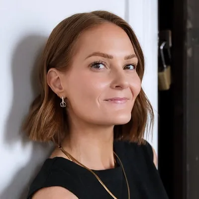 Vanessa - MN Skincare blogger