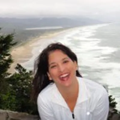 Christina Thomas-Foodie Travel profile