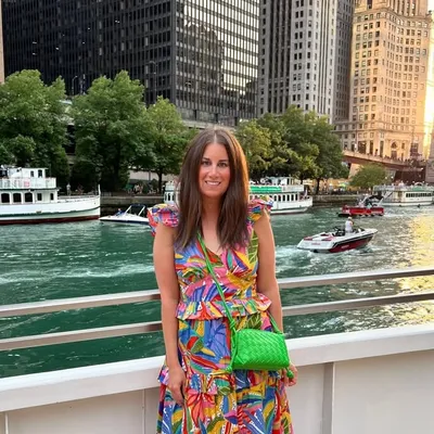 SAMANTHA | CHICAGO CONTENT CREATOR & REAL ESTATE BROKER profile