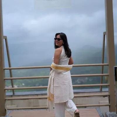 saanjana goldsmith profile