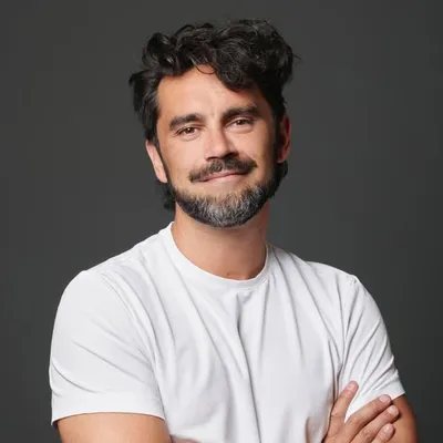 Gonzalo Heredia. profile