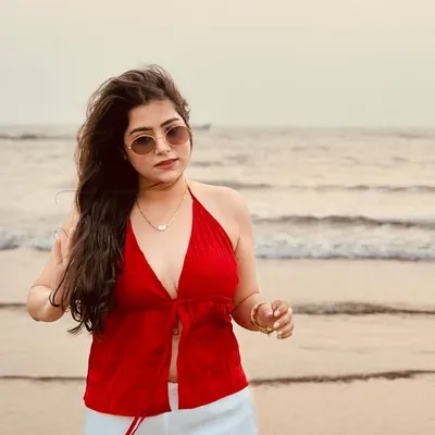 Nishi Athwani profile