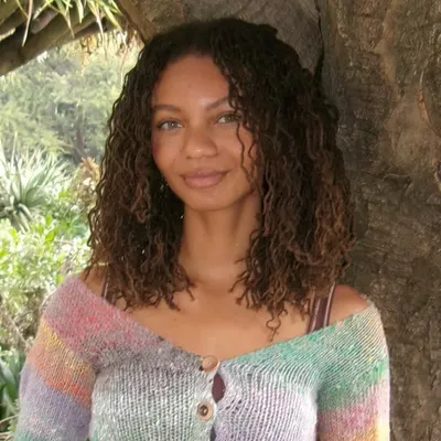 Leah Thomas profile