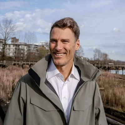 Gregor Robertson profile