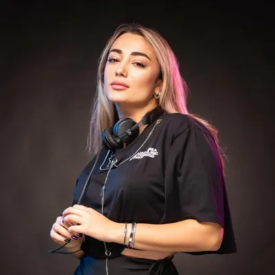 GRETΛ TEDESCHI profile