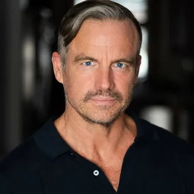 Chris Comfort profile