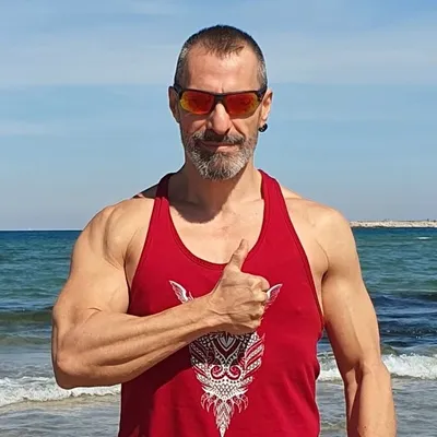 Yankı Tansuğ profile