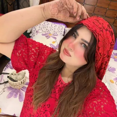 HAJERA BAQUER 🌸CATCH A GLIMPSE profile