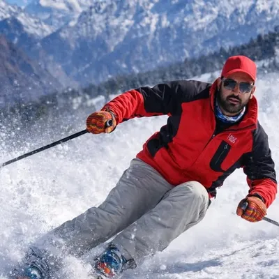 Gulzar Kashmiri profile