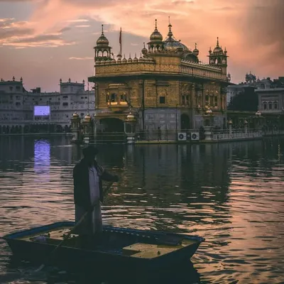 ਸੱਚ ਖੰਡ ਸ੍ਰੀ ਹਰਿਮੰਦਰ ਸਾਹਿਬ ਜੀ 🙏🏻🌸 profile