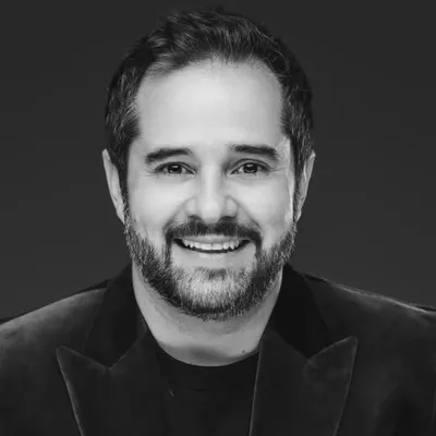 Gus Alvarez ® profile