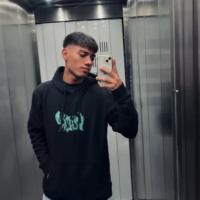 ɢᴜꜱᴛɪ profile