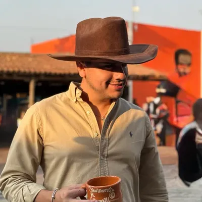 Gustavo Flores profile