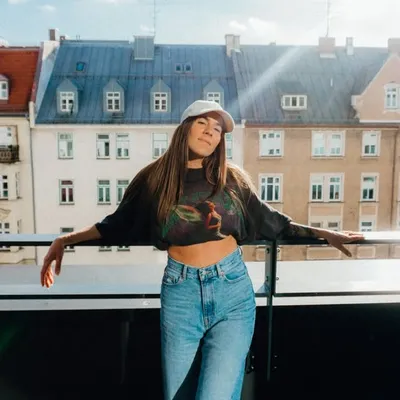 gwen ✧ singleneedle tattoo artist munich profile