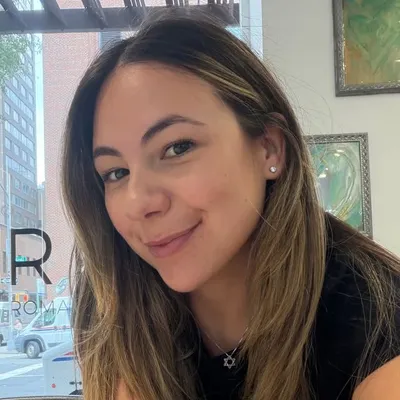 Leona 📍NYC COLORIST profile