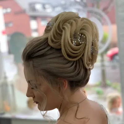 PROFESSIONELLE HAIRSTYLISTIN profile