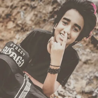 ☯︎︎Z3 »𝗙1 // किशन🍃 profile