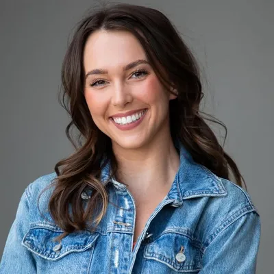 Hallee Smith profile