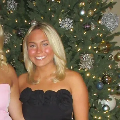 Hallie Davis profile