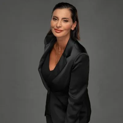 Hande Fırat profile