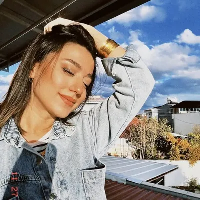 Hande Uzunlar profile