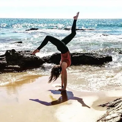 Amiarie 🤎 Yoga & Inversions profile
