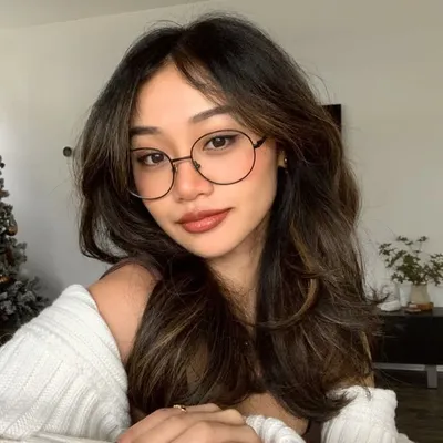 Hang Nguyen profile