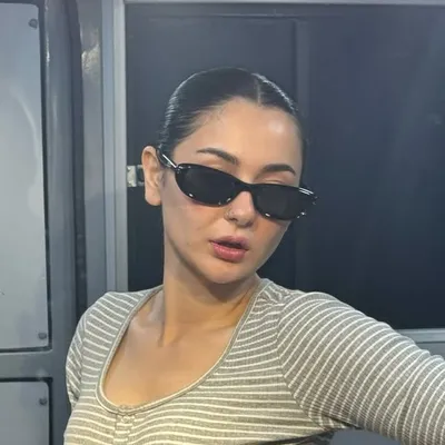 Hania Aamir 哈尼亚·阿米尔 profile