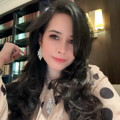 Hanim Hussien Official profile
