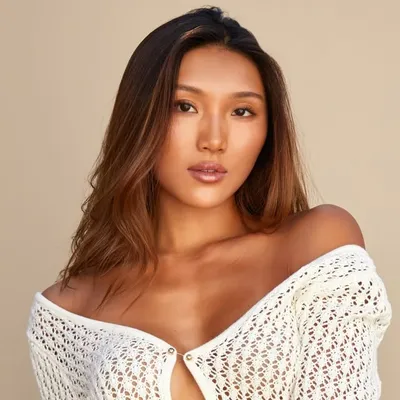 Hannah Han profile