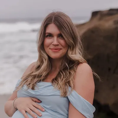 HANNAH CASES | Marriage + Mom Life profile