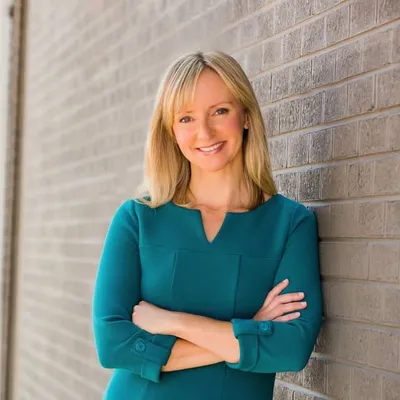 Nicole R. Hanson profile