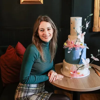 Wedding and occasion cake artist based in Banbury, Oxfordshire profile