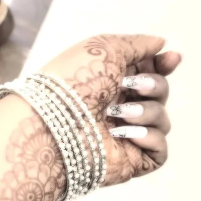 <<_Harshita profile