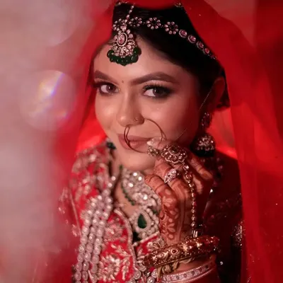 Harshita | Certified Makeup, Hair and Nail artist profile