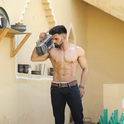 Hasan Saifi profile