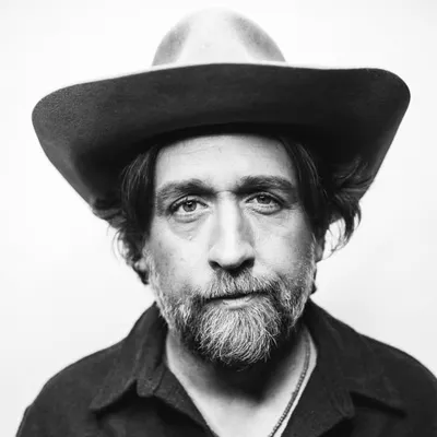 Hayes Carll profile