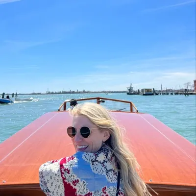 Hayley Bloomingdale profile
