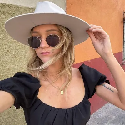 Hayley Newcomb profile