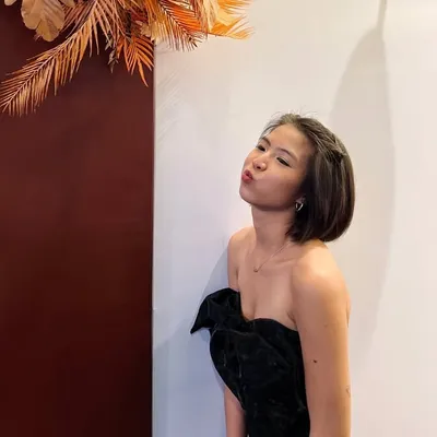 Hazel ◡̈ profile