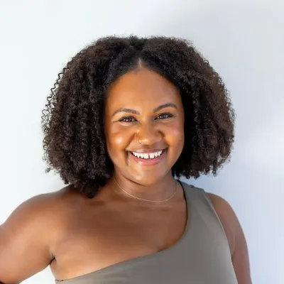 KELSEY ELLIS ✪ BODY POSITIVE FITNESS COACH profile