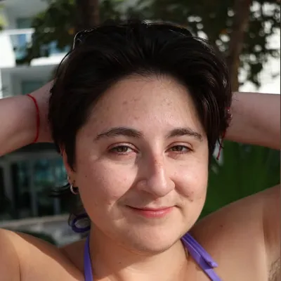 Hannah Bee ๐ profile