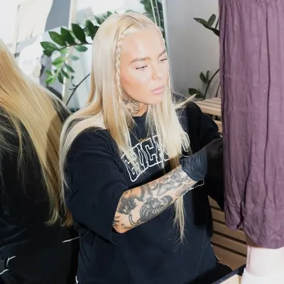 NORA VAHEDI profile