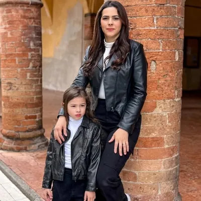 Claudia & Helena profile